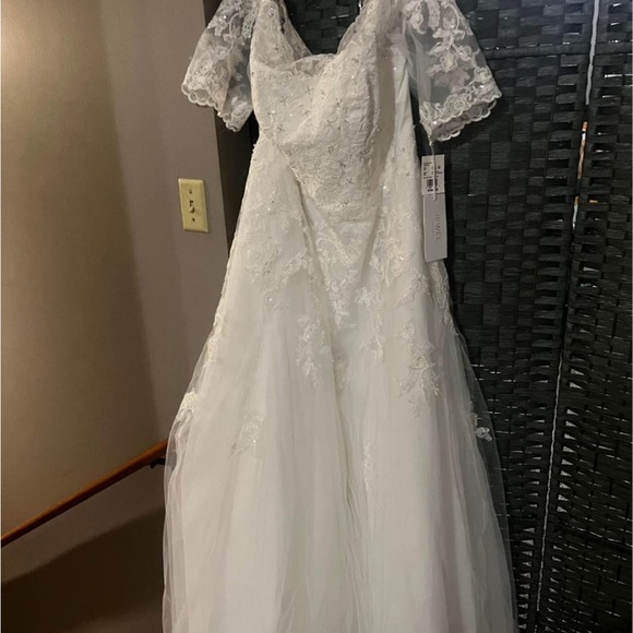 18w wedding dress - Picture 3 of 4